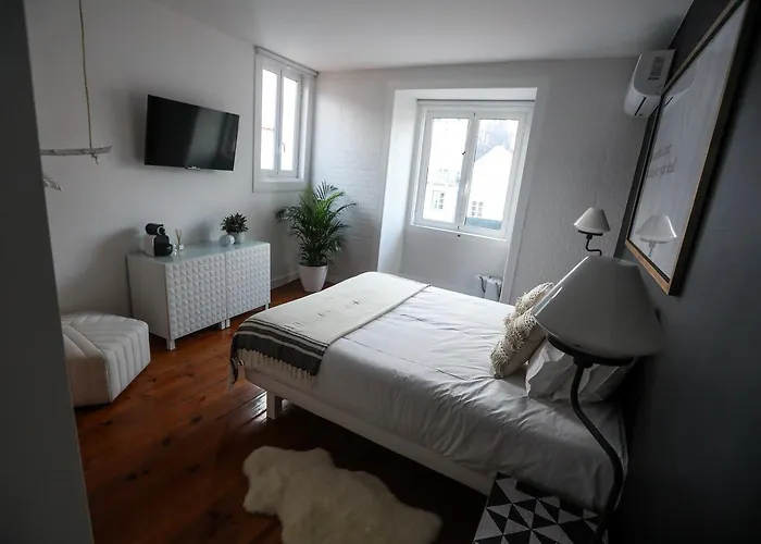 The Saints Suites Bed & Breakfast 3*