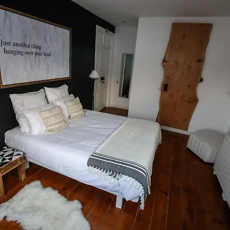 The Saints Suites Bed & Breakfast Lisbona